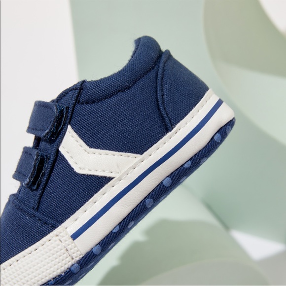 Baby / Toddler Velcro Closure Soft Sole Prewalker Shoes - Picture 2 of 4